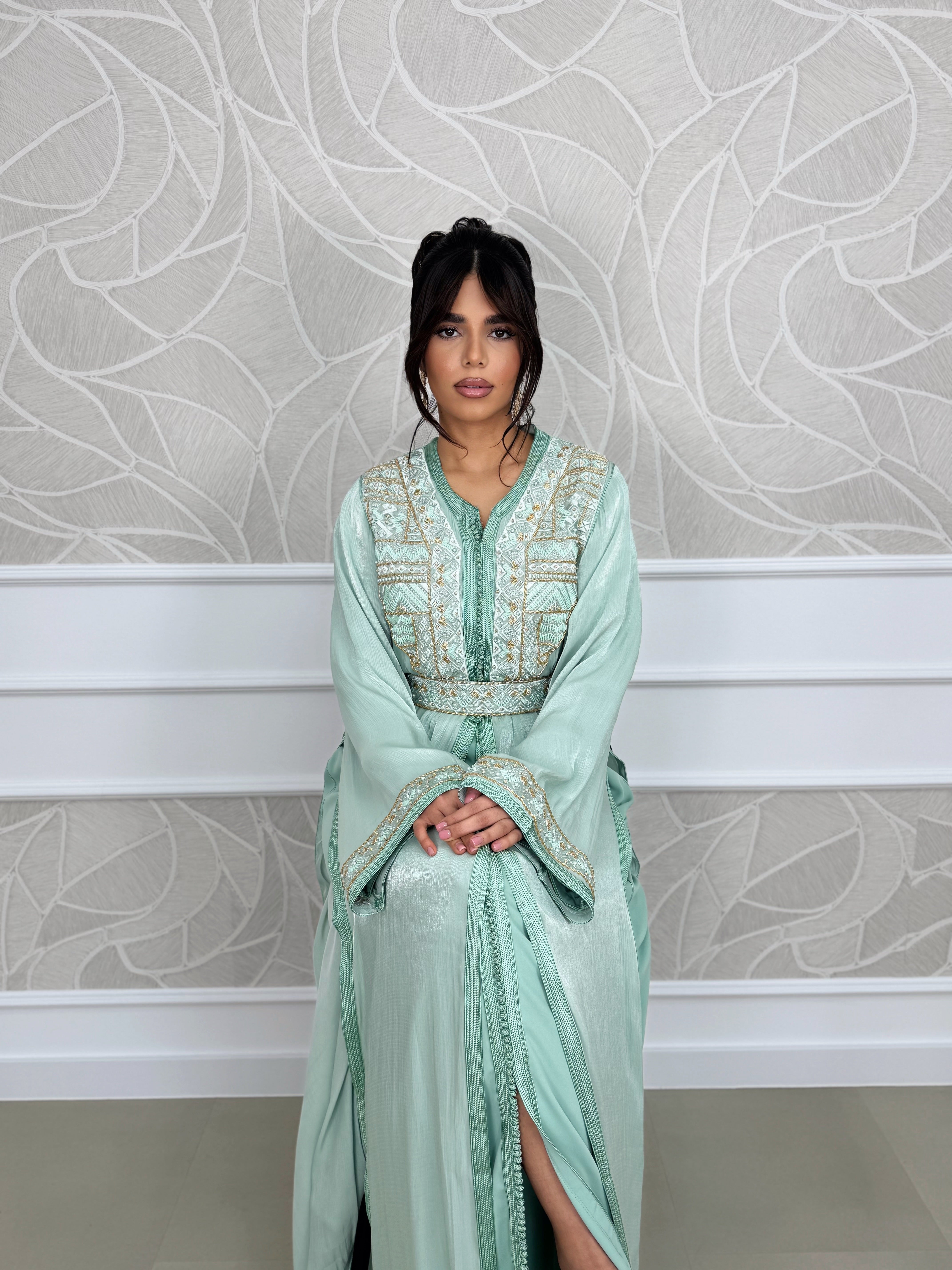 Takchita Noorayn - Classy & Fabb