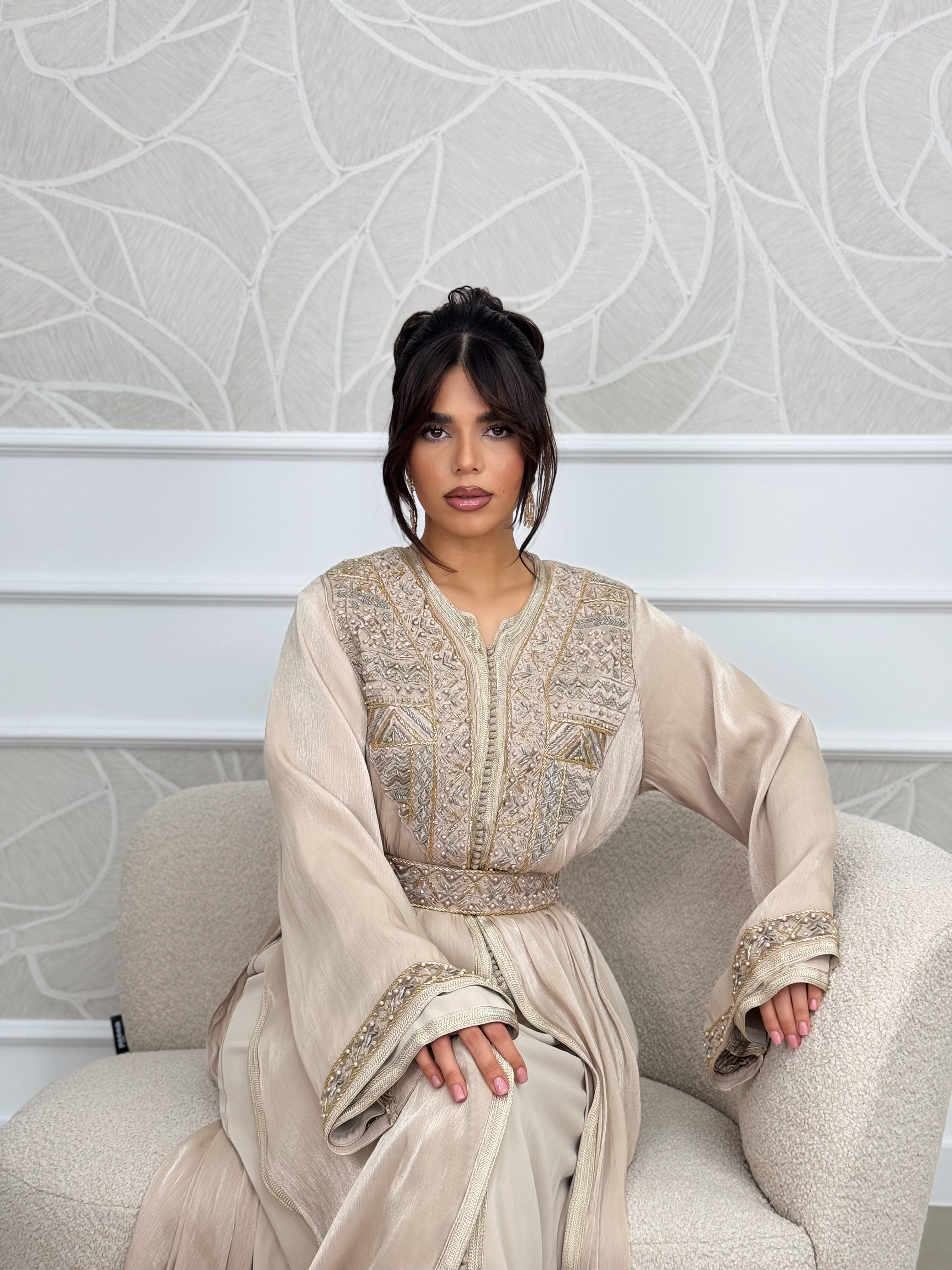 Takchita Noorayn - Classy & Fabb