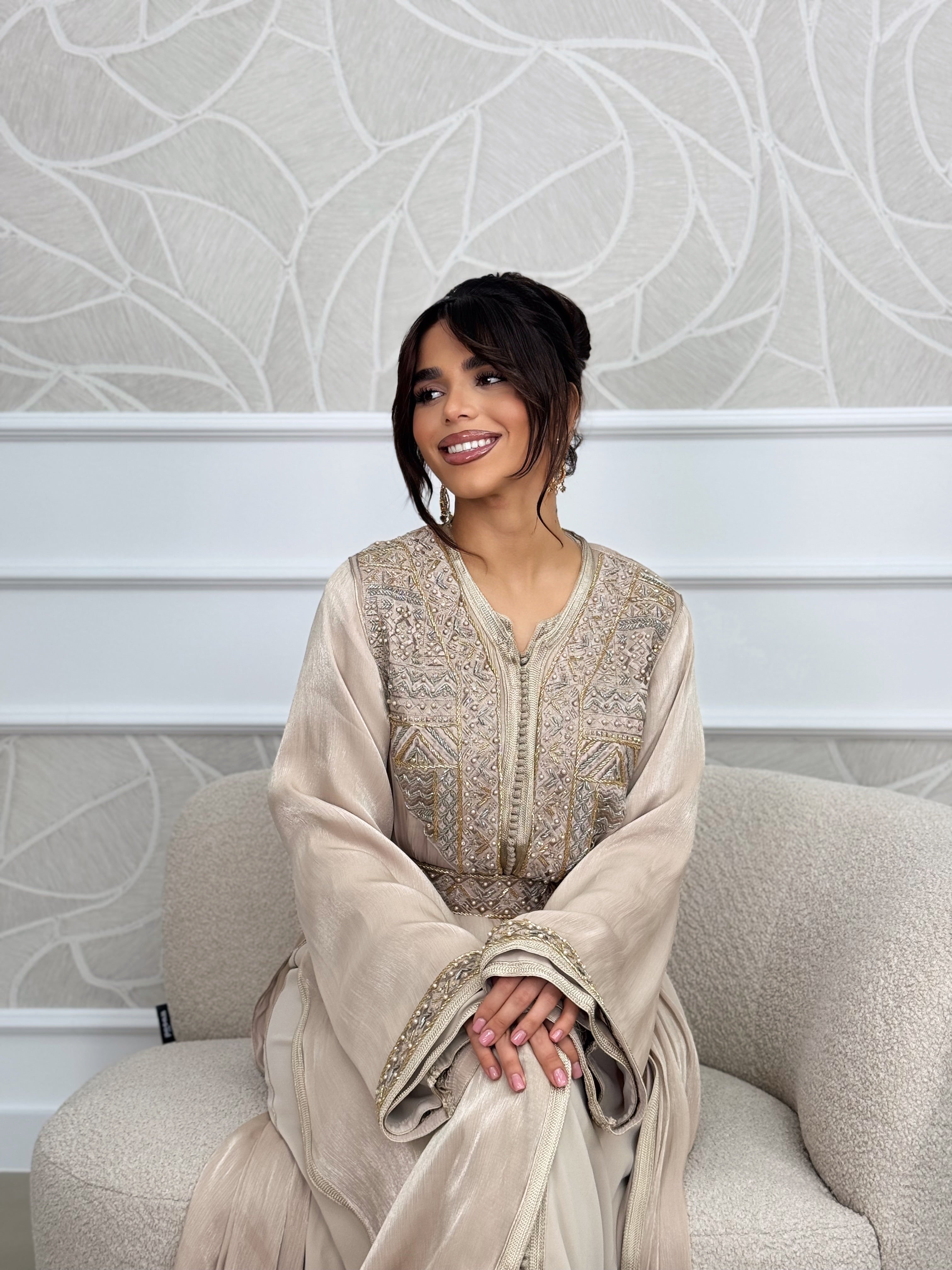 Takchita Noorayn - Classy & Fabb