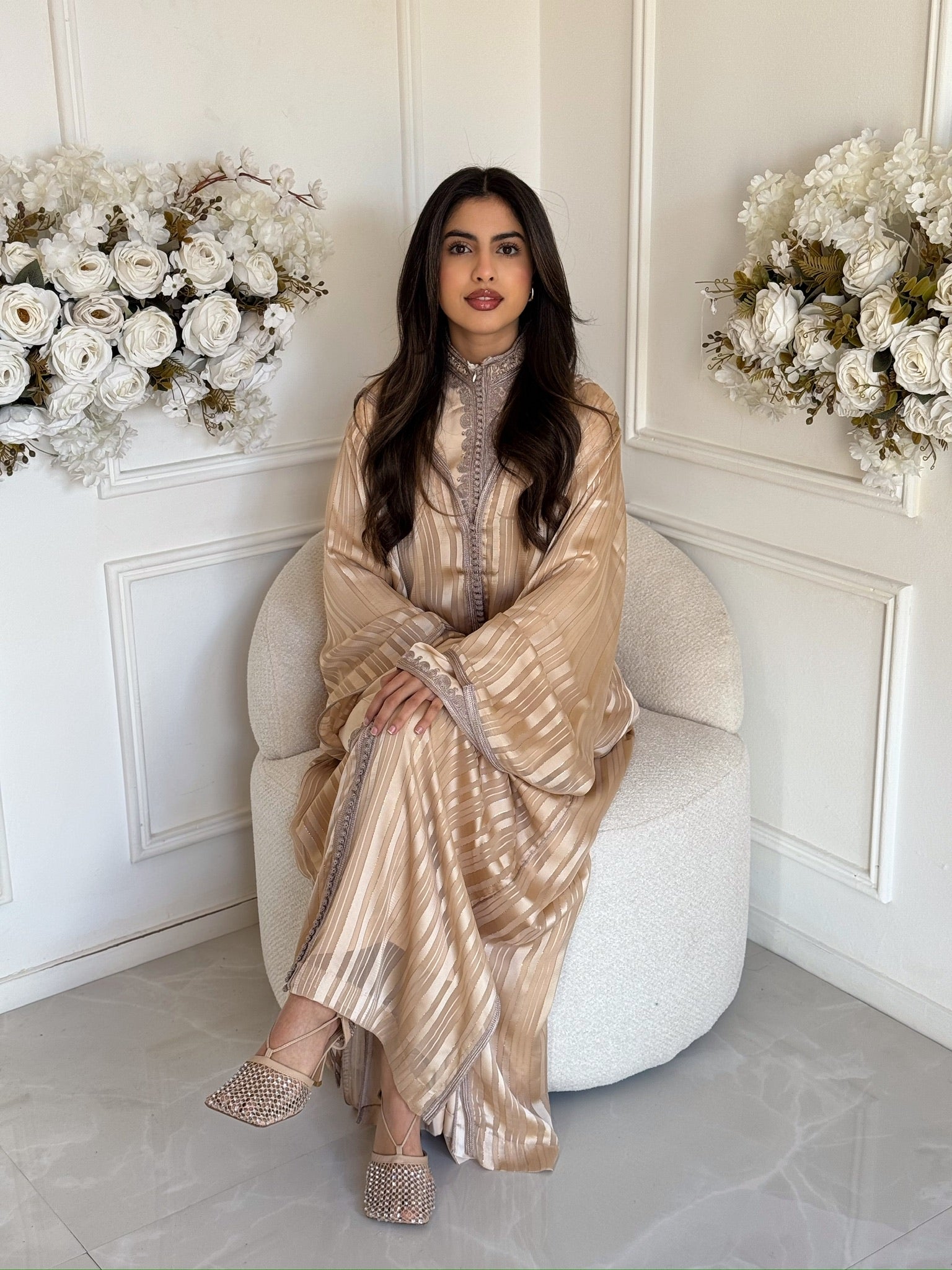 Soft and lightweight Moroccan jellaba with an elegant, timeless design.