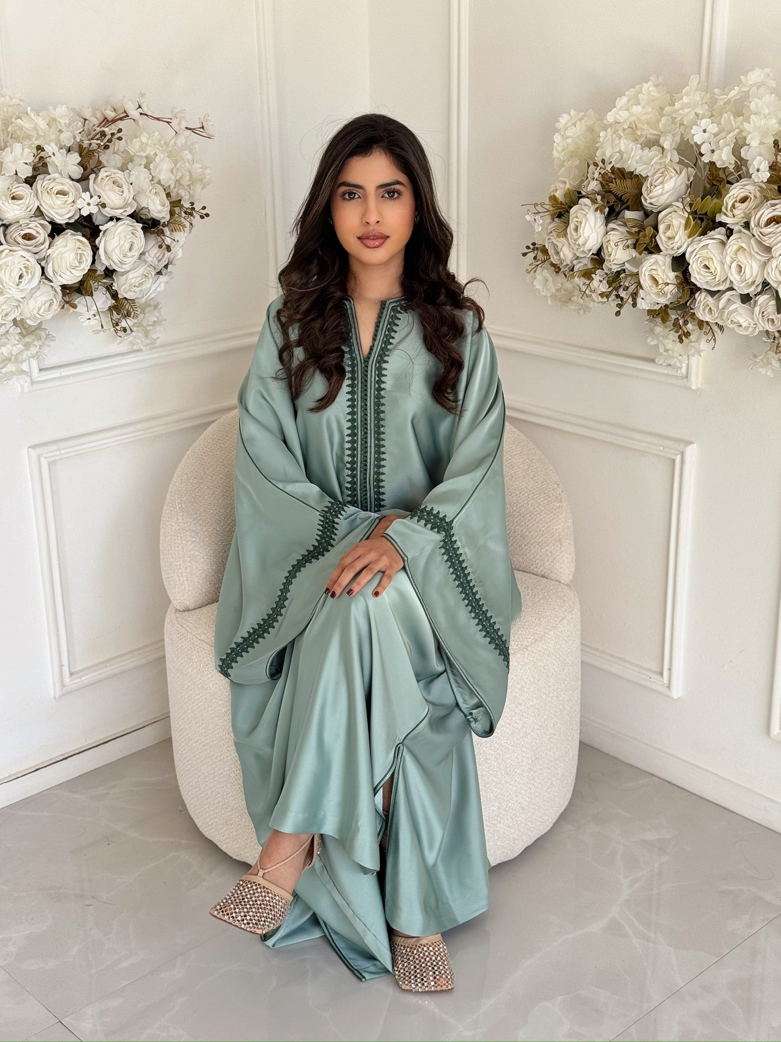 Elegant women’s gandoura Maytha with traditional embroidery