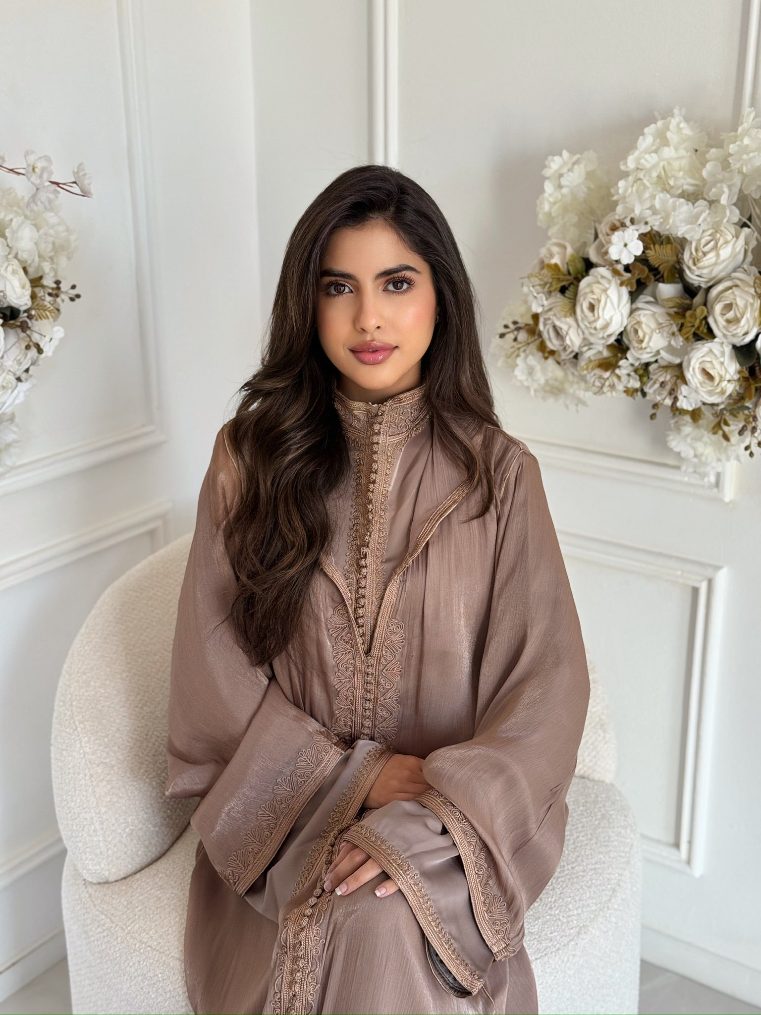 Luxury Moroccan jellaba inspired by caftan and takchita – Jellaba Douae front view