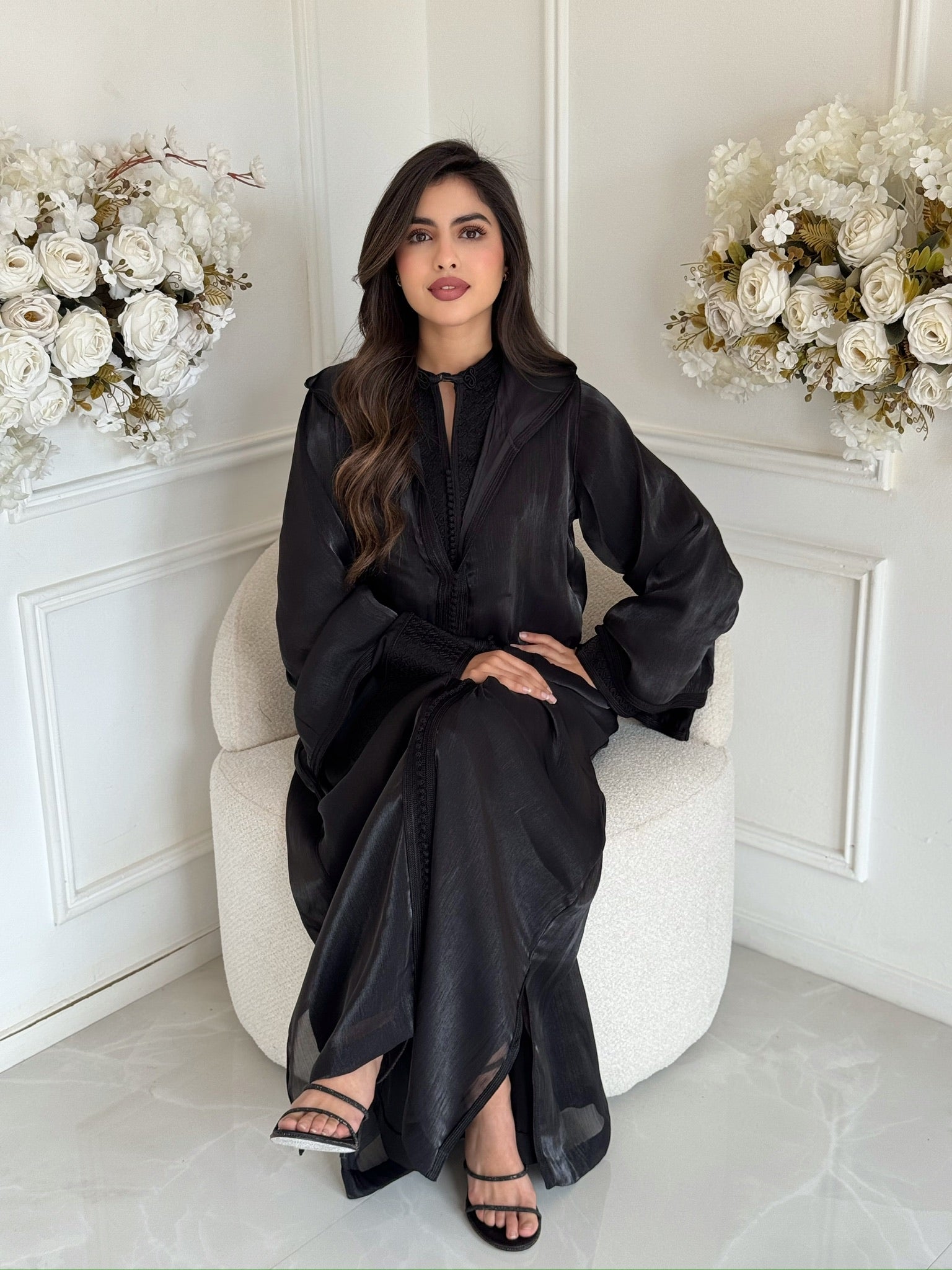 Full-length view of luxury Moroccan jellaba Rokaya for women