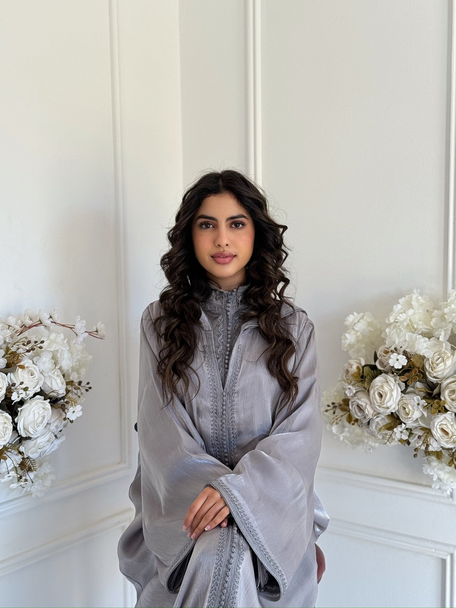 Luxury silver grey Moroccan jellaba – Jellaba Dina front view”